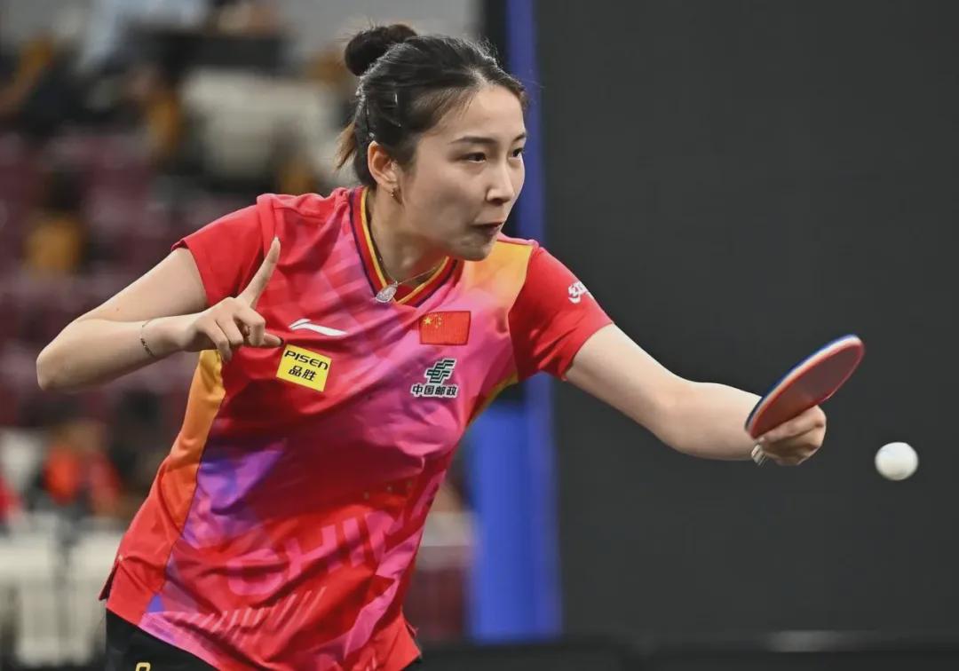 中国香港直, 梁靖崑