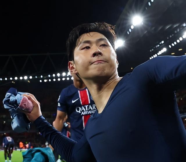 再加上女友, 不满替补资