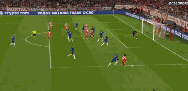 右脚低射远 右脚低射远