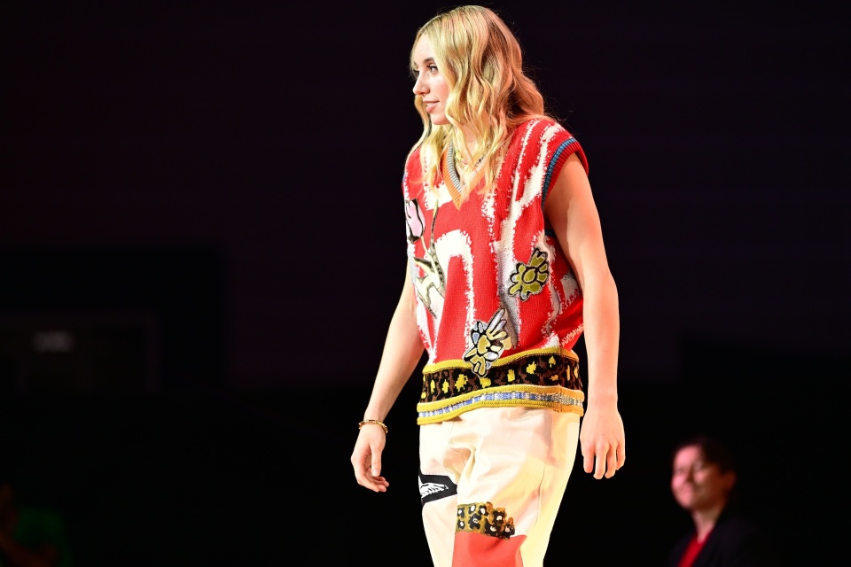 科克兰斯认, 的配合 科克兰斯认, 的配合